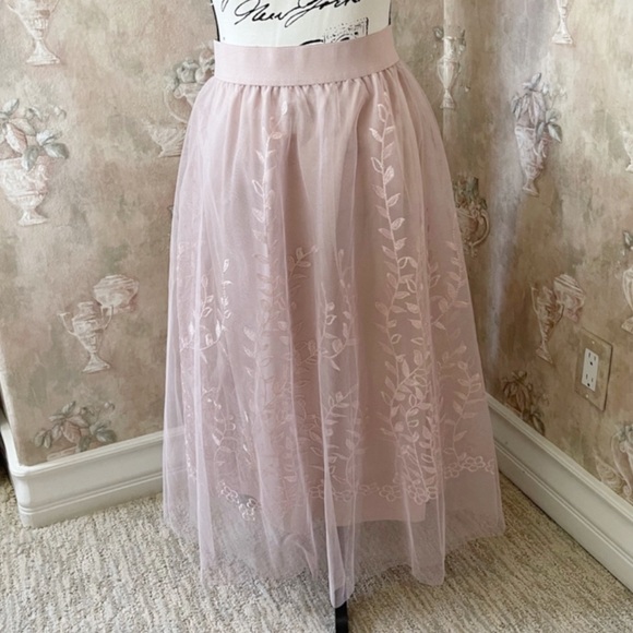 Dresses & Skirts - TULLE FLORAL EMBROIDERED LINED SKIRT LARGE PINK